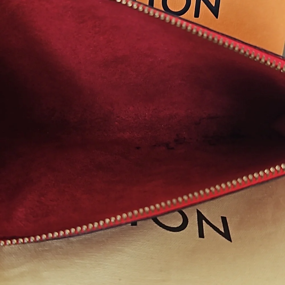 Louis Vuitton Epi Pouch - Picture 8 of 16